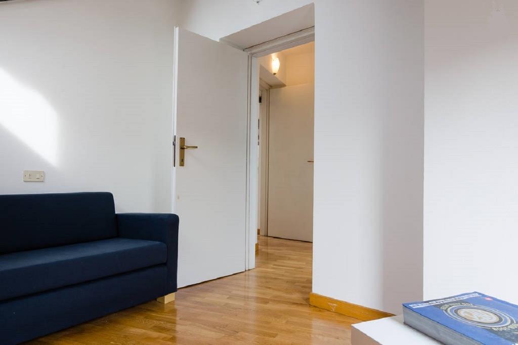 V12 Design Apartments Милано Стая снимка
